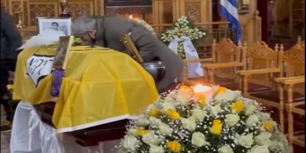 Το τελευταίο «αντίο» στον Μίμη Παπαϊωάννου 